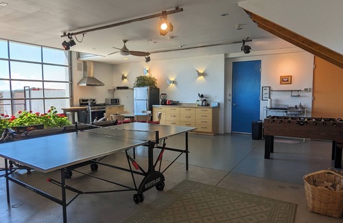 La Cienaga Cottage | Contemporary 2 br close to town, w/views and hiking to high desert behind house