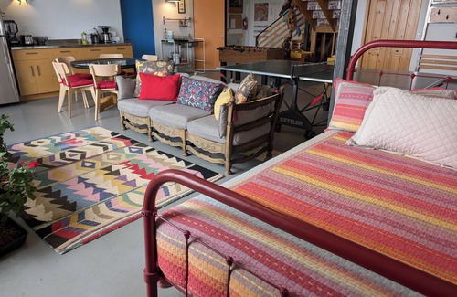 La Cienaga Cottage | Contemporary 2 br close to town, w/views and hiking to high desert behind house
