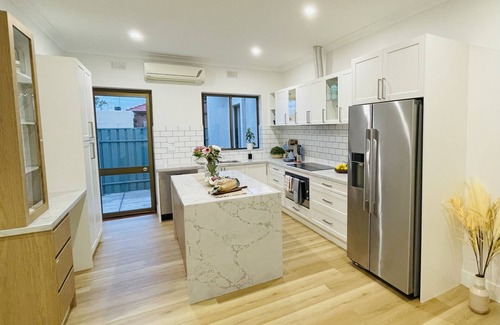 Clarence Gardens House | Contemporary 3BR House in Clarence Gardens