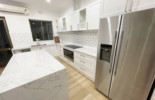 Clarence Gardens House | Contemporary 3BR House in Clarence Gardens