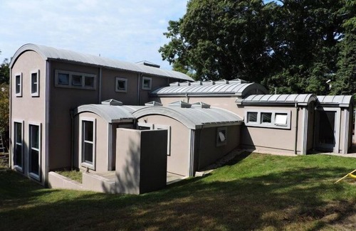 Woods Hole House | Contemporary 3 bdrm with lots of living space and a large patio for entertaining