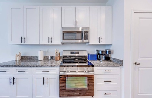 Dunean House | Contemporary 3BR Condo: Quick Drive to Downtown
