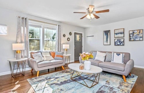 Atlanta House | Contemporary 3BR Home with Private Hot-Tub