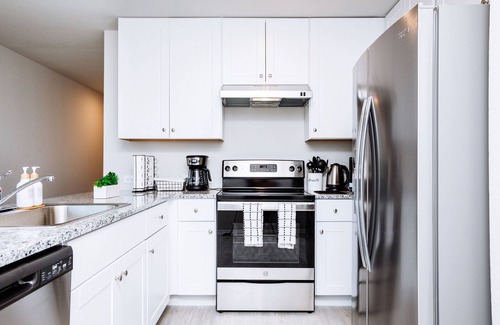 Southside House | Contemporary 4-Bedroom Retreat! Lackland AFB