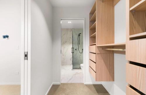 Sunshine Bay House | Contemporary 4 Bedroom House with Stunning View