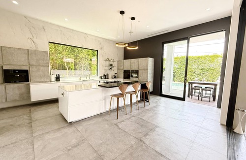Fairfax District House | Contemporary 5Br 6 Ba with Rooftop Deck, Infinity Pool, and Game Room