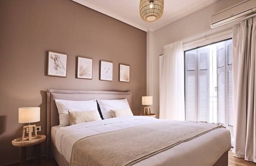 Mets Apartment | Contemporary Apartment in Central Athens