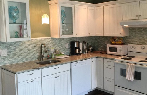 North Cape May House | Contemporary Beach Bungalow - 2 blocks from the Bay with Private Hot Tub