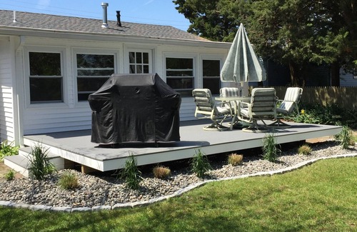 North Cape May House | Contemporary Beach Bungalow - 2 blocks from the Bay with Private Hot Tub