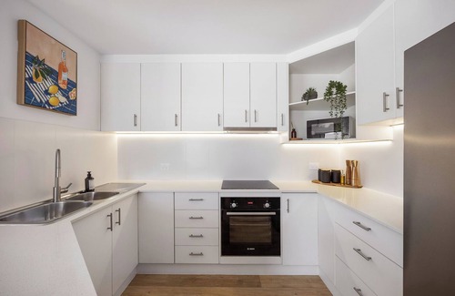 Coolum Beach Apartment | Contemporary beachfront apartment with breathtaking panoramic ocean views.