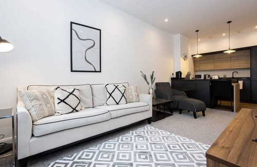 Bolton Apartment | Contemporary Bolton Apartment in Central Location
