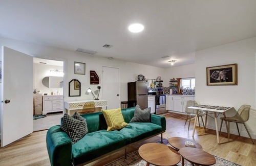 North San Antonio - SAT House | Contemporary Charm in San Antonio Oasis