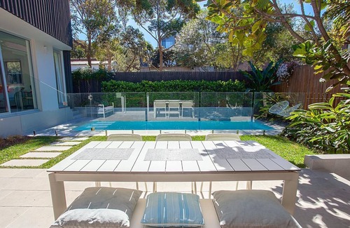 Clovelly House | CONTEMPORARY CHIC CLOVELLY HOME (IH) - 5 Bedroom 2 Lounge double-garage Family Home near Clovelly Beach