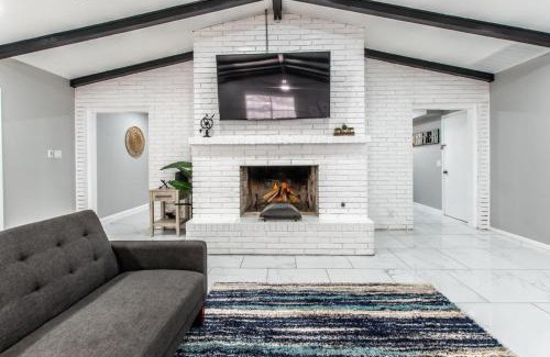 Bay Area House | Contemporary Coastal Oasis Awaits