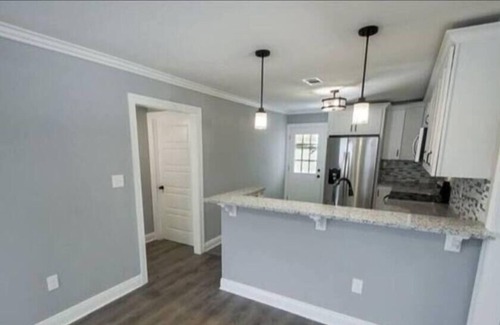Old Aurora House | Contemporary Comfort: 3bd Retreat w/ Priv. yard