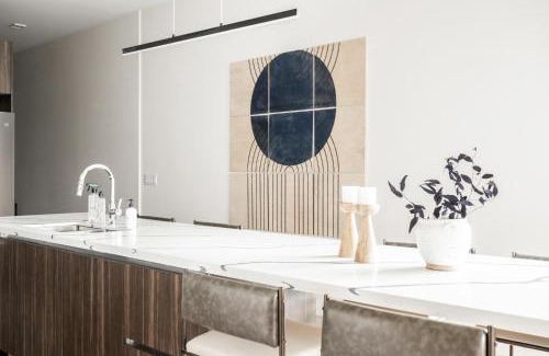 Jefferson Park House | Contemporary Condo - Grill - Balcony - Tesoro