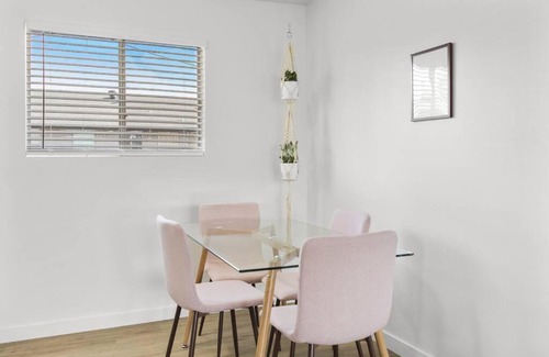 Camelback East Apartment | Contemporary Condo in Central Biltmore