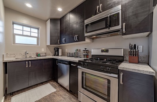 Eureka Apartment | Contemporary dog-friendly condo with fast WiFi - near ocean and parks