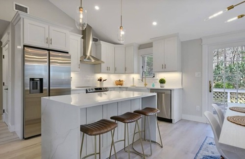 Northwest Harbor House | Contemporary East Hampton Getaway