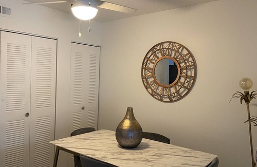 Survey Creek Apartment | ∰ Contemporary Extended stay ∰ King Bed ∰ Near Hospitals - Cantena