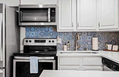 West Colfax Apartment | Contemporary Finishes | Studio Apt | Sloan’s Lake