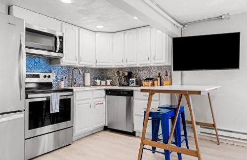 West Colfax Apartment | Contemporary Finishes - Studio Apt - Sloans Lake