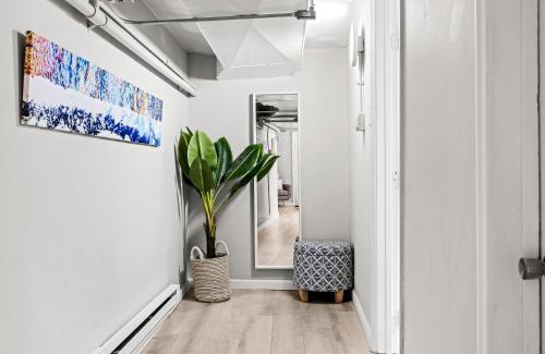 West Colfax Apartment | Contemporary Finishes - Studio Apt - Sloans Lake