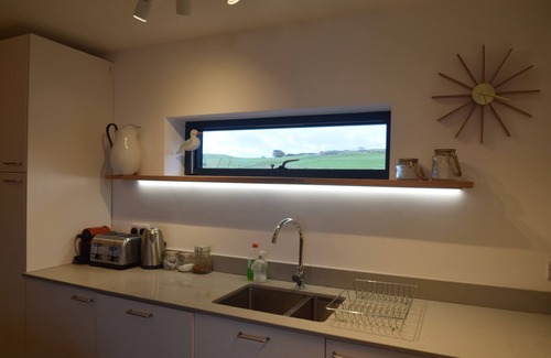 Mortehoe Apartment | Contemporary Flat with Stunning Sea Views