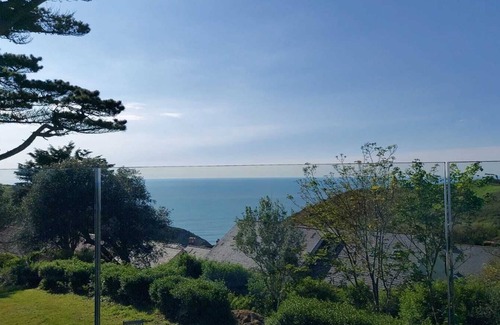 Mortehoe Apartment | Contemporary Flat with Stunning Sea Views