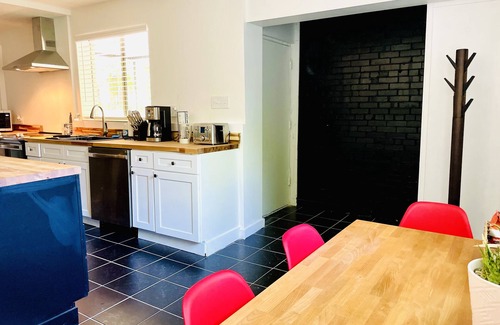 Durham Condo | Contemporary Garden Apartment. Close to Downtown.