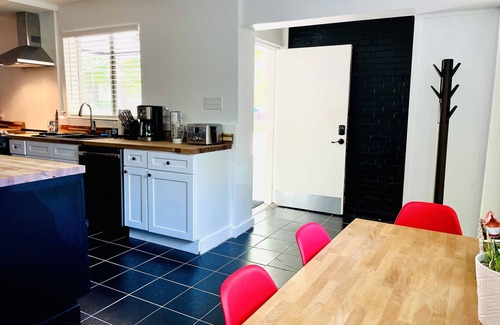 Durham Condo | Contemporary Garden Apartment. Close to Downtown.
