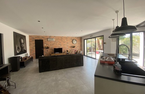 Puilboreau House | Contemporary haven of peace 4 kms from the Vieux Port