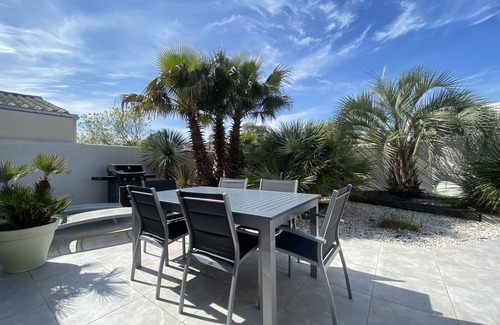 Puilboreau House | Contemporary haven of peace 4 kms from the Vieux Port