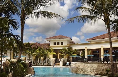 Pineapple Park - Ibis House | Contemporary Home on a Golf Course with Private Pool