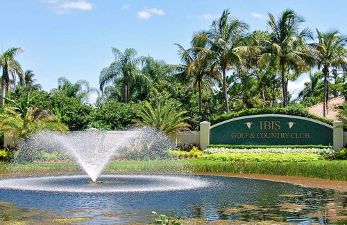 Pineapple Park - Ibis House | Contemporary Home on a Golf Course with Private Pool