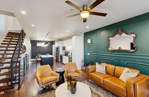 San Antonio House | Contemporary home w/a private rooftop deck - near the San Antonio Zoo