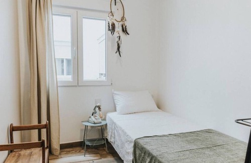 Poligono Alameda Apartment | Contemporary Industrial Apartment