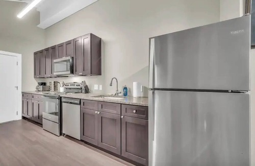 Waldron Apartment | Contemporary Loft Close to Airport Fast Wi-Fi