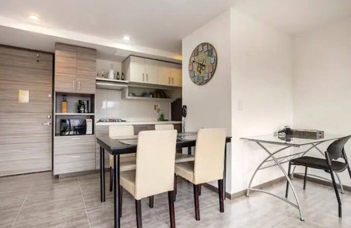 Suramericana Apartment | Contemporary Loft, One room, Central, near the Metro.