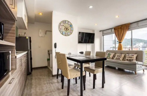 Suramericana Apartment | Contemporary Loft, One room, Central, near the Metro.