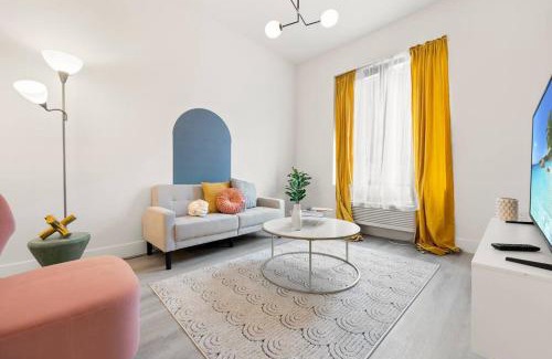 Elizabeth Apartment | Contemporary Luxury BR, EWR AIRPT, Nyc, Free Pkng, Prudential CNTR, American Dream Mall