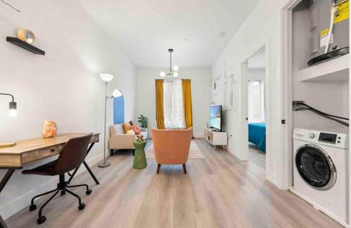 Elizabeth Apartment | Contemporary Luxury BR, EWR AIRPT, Nyc, Free Pkng, Prudential CNTR, American Dream Mall