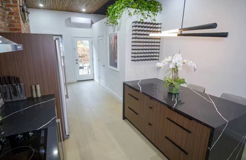 Cliffside Park Apartment | Contemporary Luxury Loft! Apt-20 Min to NYC