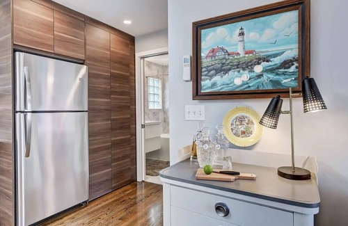 Charlotte Condo | Contemporary Myers Park 1BR King Condo | Queens Rd