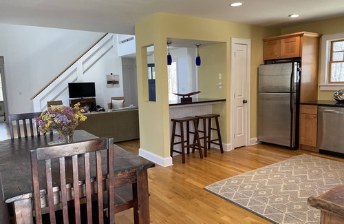 Shelter Island House | Contemporary near Wade's Beach - 10 min drive to Sunset Beach/Shelter Island Hts