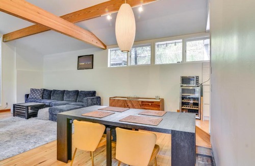 Sylvan-Highlands House | Contemporary Portland Retreat with Forest Views