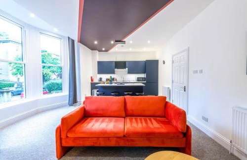 Bristol Apartment | Contemporary Silverstone with FREE PARKING by Prescott Apartments