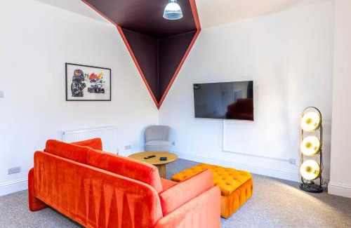 Bristol Apartment | Contemporary Silverstone with FREE PARKING by Prescott Apartments