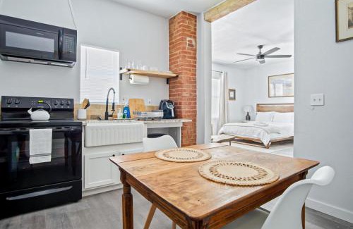Central Oklahoma City House | Contemporary Studio With City Access #03c