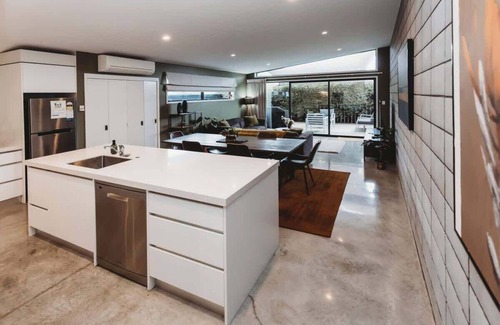 New Plymouth House | Contemporary Townhouse in New Plymouth